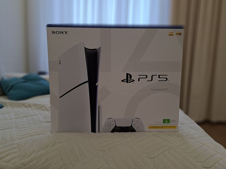 Ps5 slim с дисководом,2 джойстика, идеальное состояние