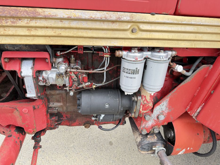Tractor International 353 cu cositoare !