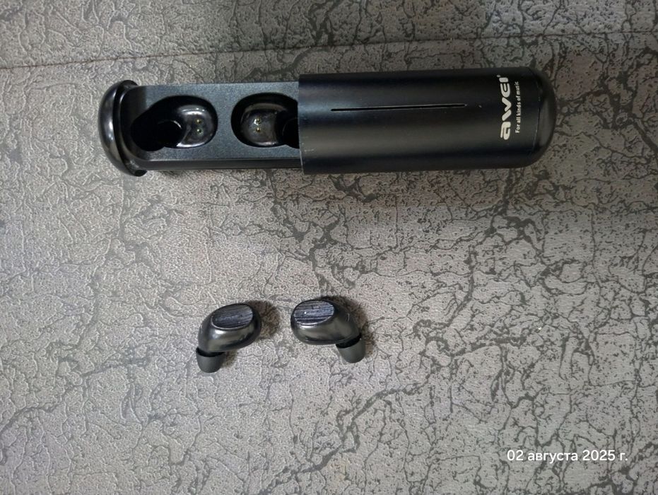 TWS Bluetooth naushniklar