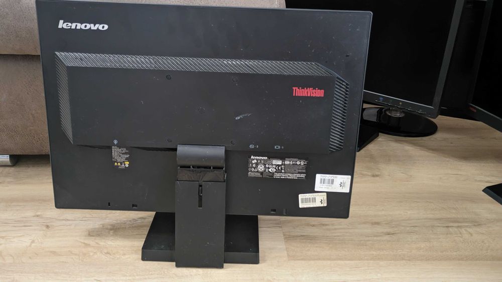 Монитор Lenovo L2250pwD