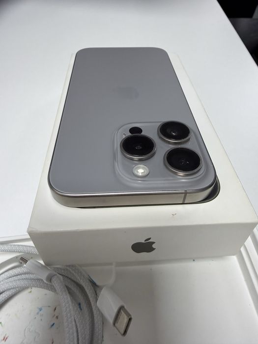 iPhone 15 pro 512gb