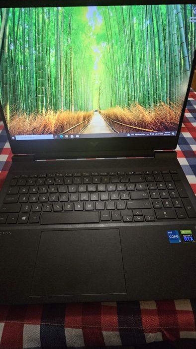 Лаптоп HP Victus