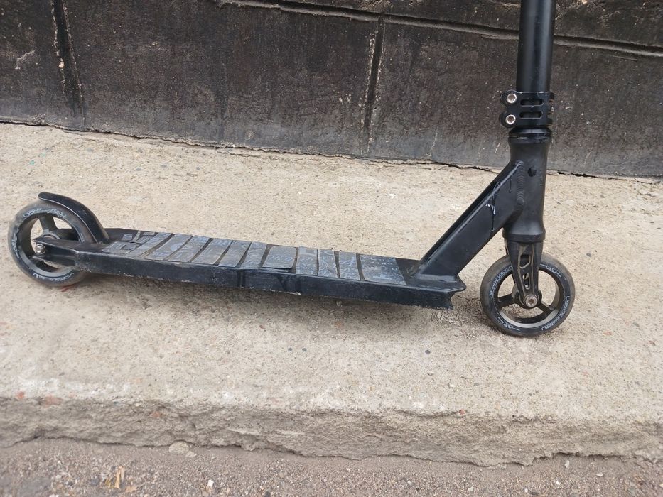 Продам трюкавой самокат