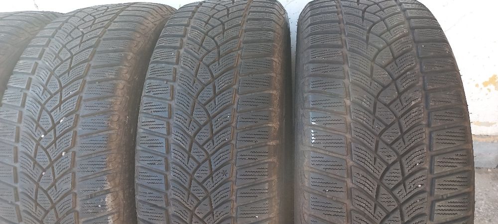 215 55 17 Зимни гуми  Goodyear Дот22