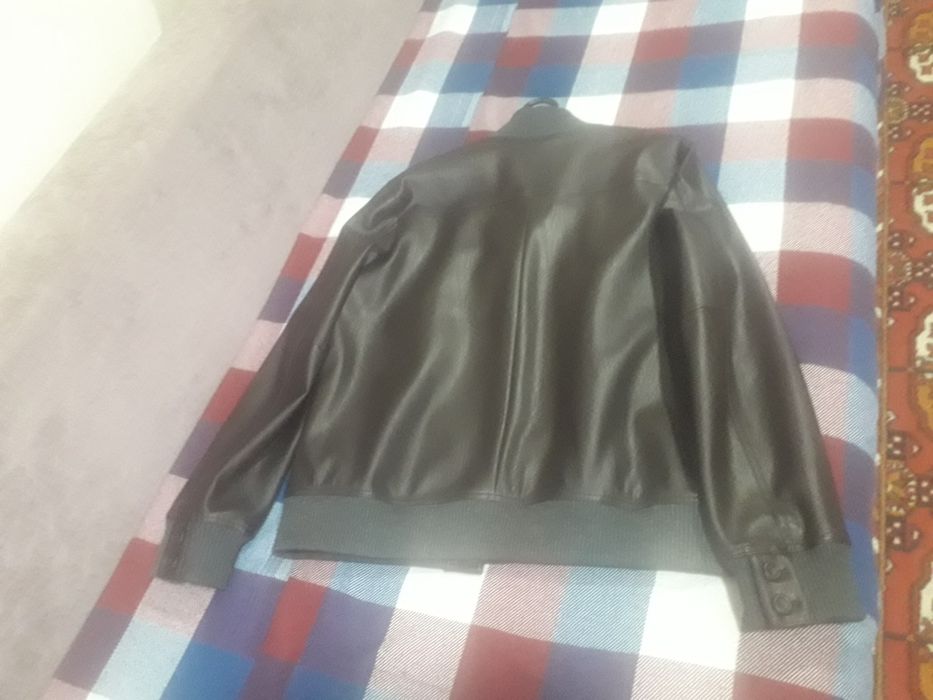 Продам Кожаную куртку