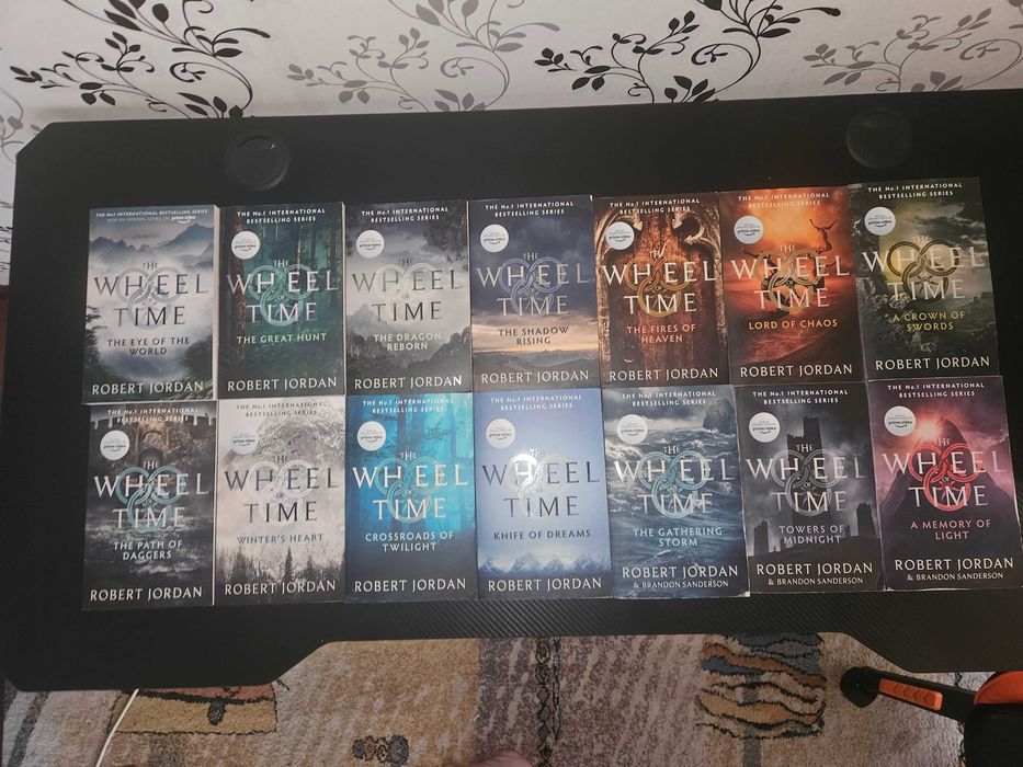 The wheel of time - Robert Jordan
