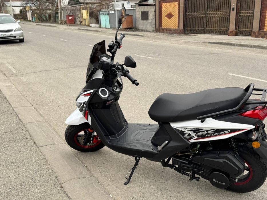 Мопед Bennali 180