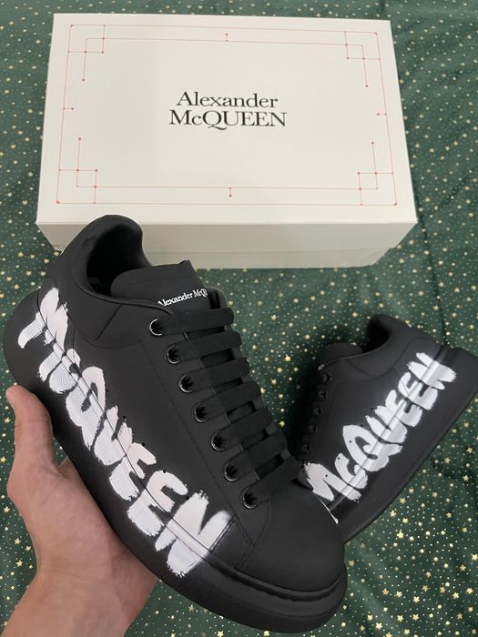 ALEXANDER Mcqueen Graffiti