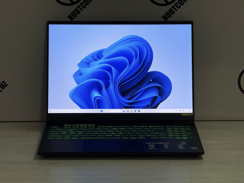 Asus Tuf Gaming F16 ultra 9-275HX RTX-5060 8GB 32/1TB