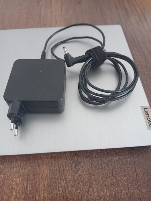 Ноутбук Леново продам