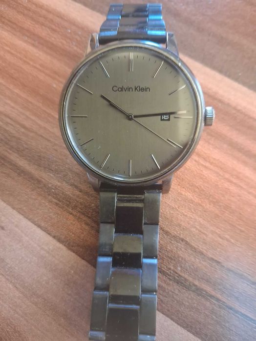 Продавам оригинален часовник Calvin Klein