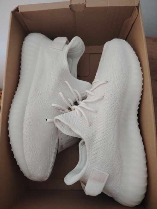 Yezzy Boost 350 V2 mărimea 41 1/3