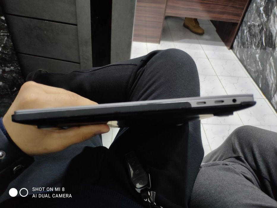 Macbook pro 13-inch 2016 1tb