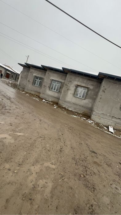 Raysentr Nurxayot qurilush tugalanmagan uchastka sotiladi