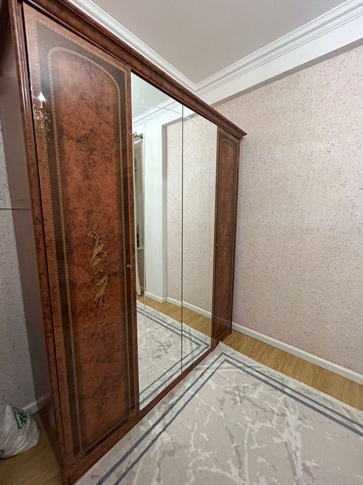 Продам спальный гарнитур