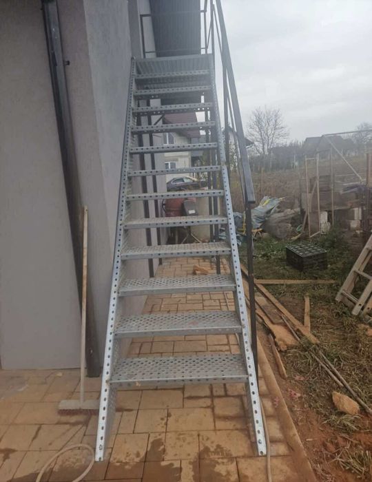 Scari metalice zincate iiiii