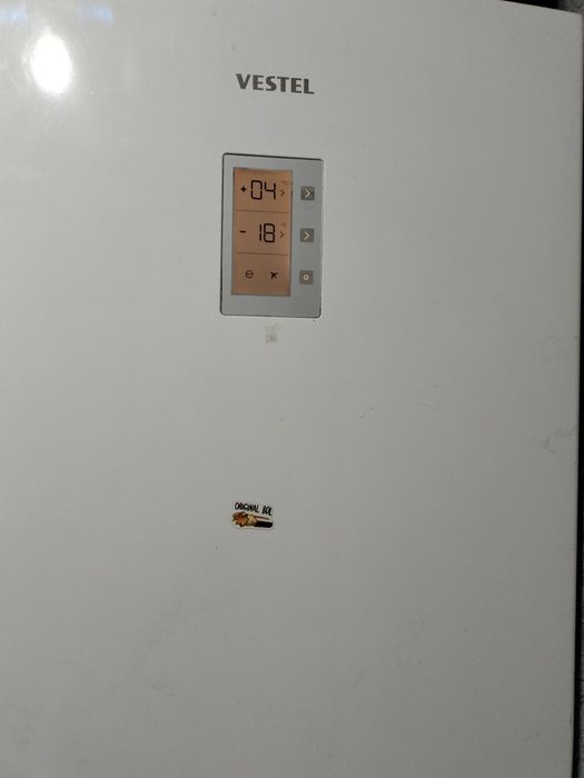 Продам холодильник  в неисправности