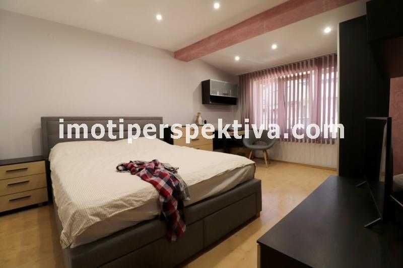 Продава се Тристаен апартамент в Пловдив, Кючук Париж - 120 кв.м за 1584 €/кв.м - Снимка #9