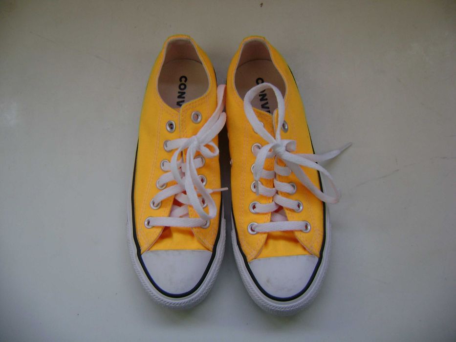 Продавам дамски кецове Converse № 37