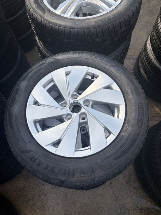 Jante originale Vw Passat B9 16” echipate cu anvelope de iarna  Good Year 215/60/16 Dot 4324