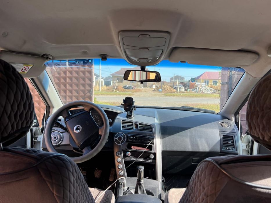 Автомобиль SsangYong