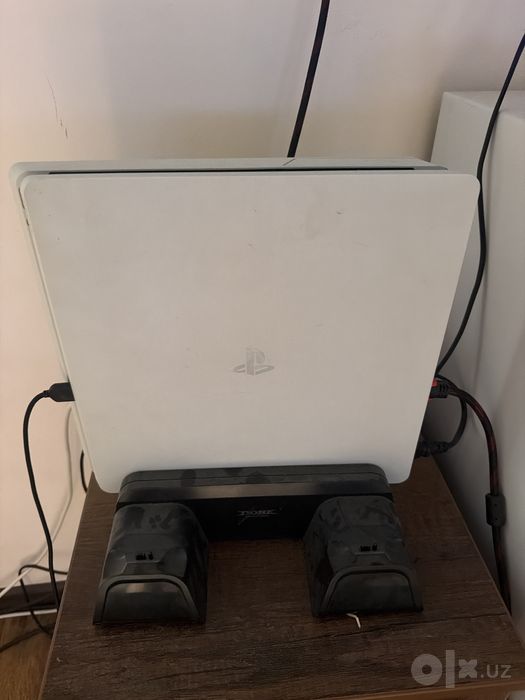 Play station 4slim