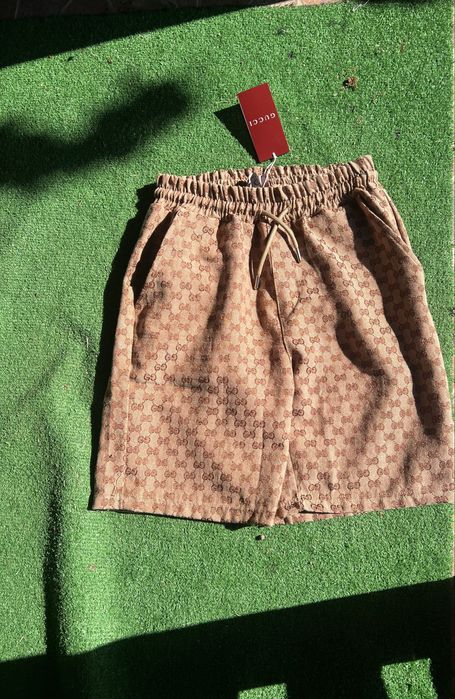 Pantlaini scurti gucci