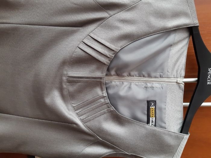 Продаю платье новое