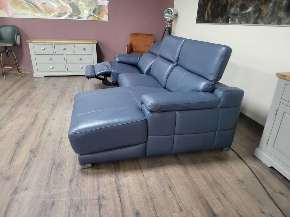 Син кожен ъглов диван Laurence с електрически релакс механизъм