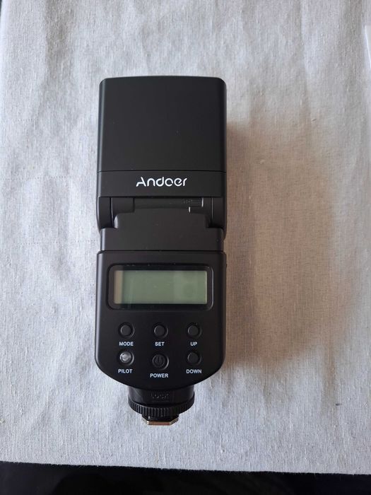 Светкавица нова за фотоапарат