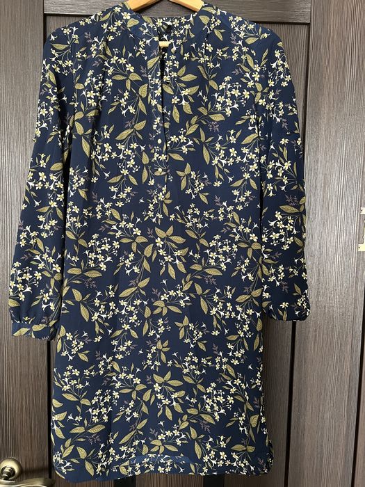 Продам платья размер 44-46