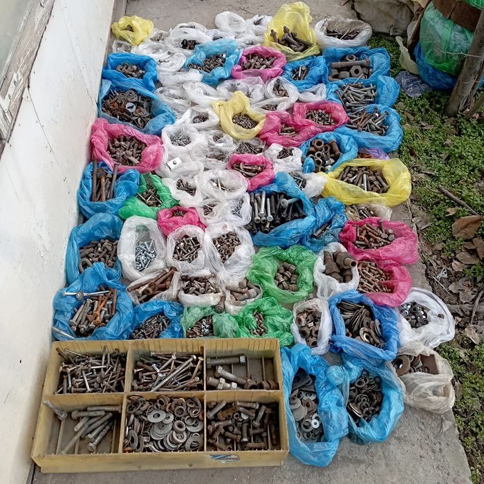 Болты гайки шайбы