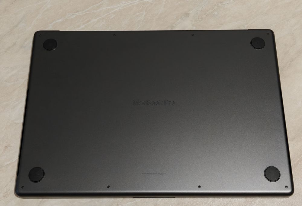 MacBook Pro 16 M4PRO 48/512 100% аккумулятор