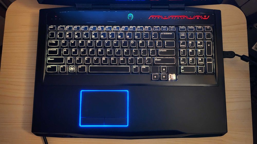 Gaming Laptop Alienware M17x R3 Гейминг лаптоп