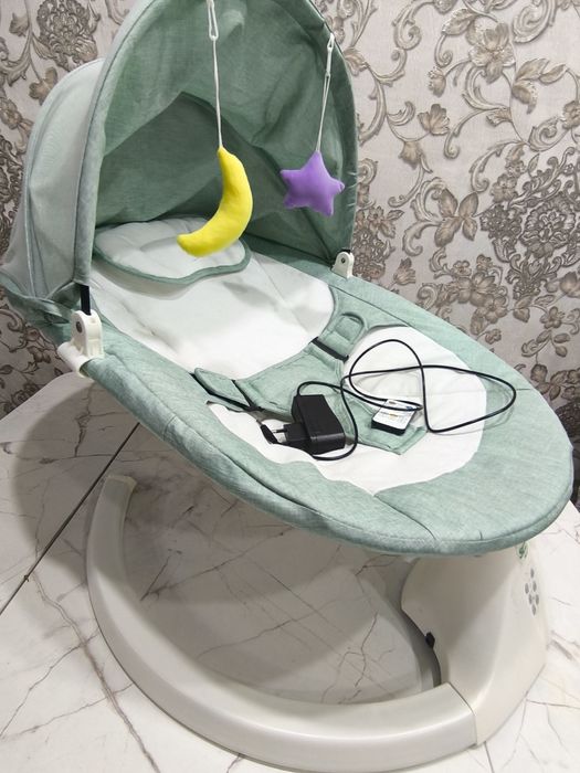 Продам шезлонг для малыша