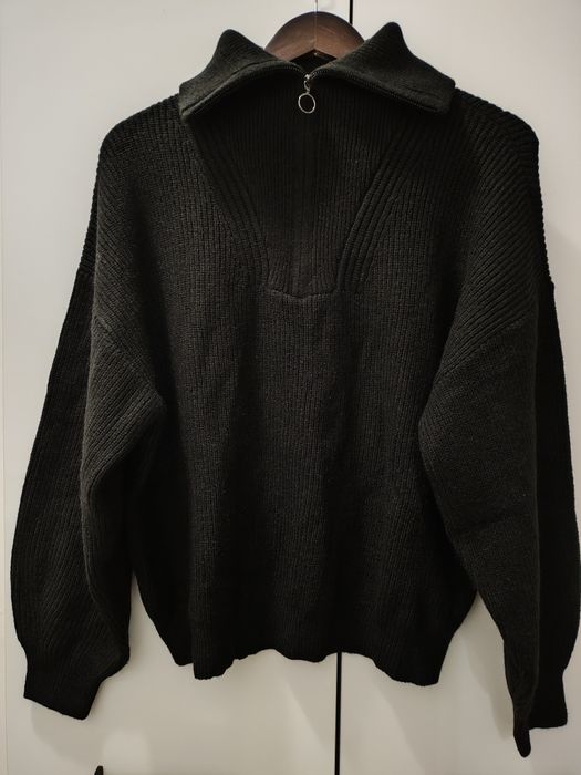 Мек, топъл пуловер с цип с етикет