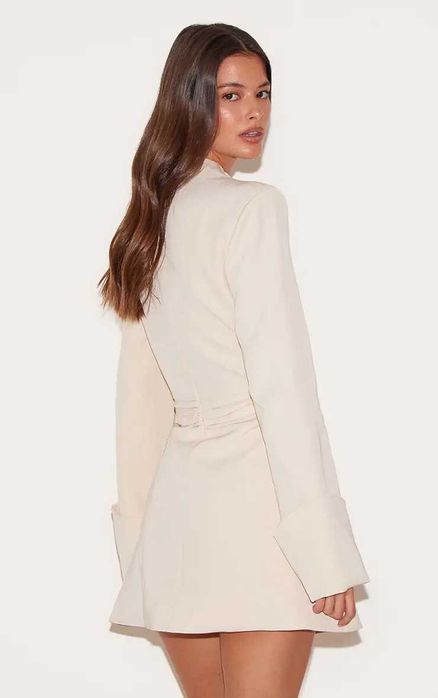 PrettyLittleThing blazer рокля в цвят бадем
