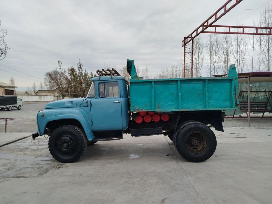 Zil 130 yukmashinasi