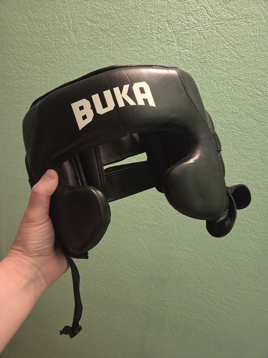 Кожанные боксёрские перчатки со шлемом  бренди BUKA