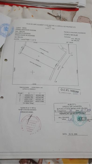 Vand constructie pensiune la rosu acces din DN7A com. Malaia