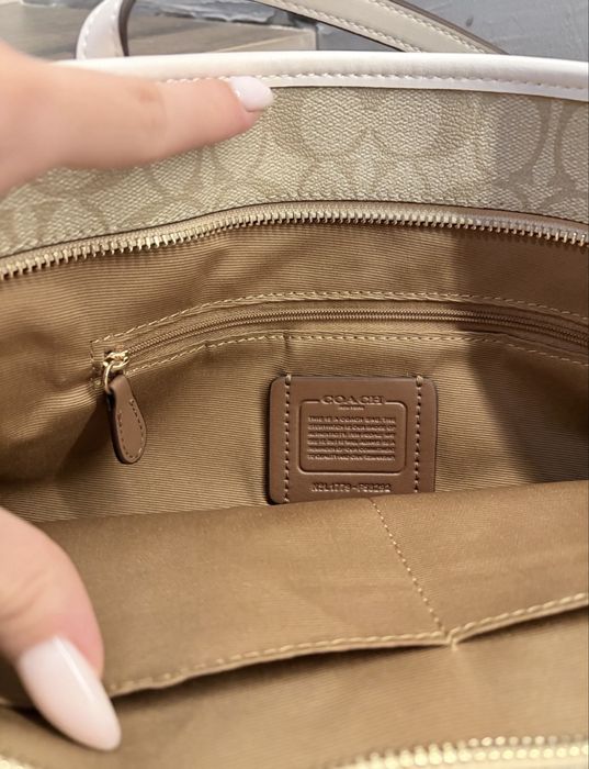 Coach Tote голяма дамска чанта в класически бежов цвят