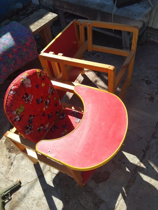 Продам детскии стул