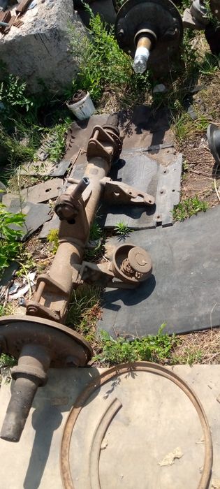 Продам оси прицепа КамАЗ... барабаны