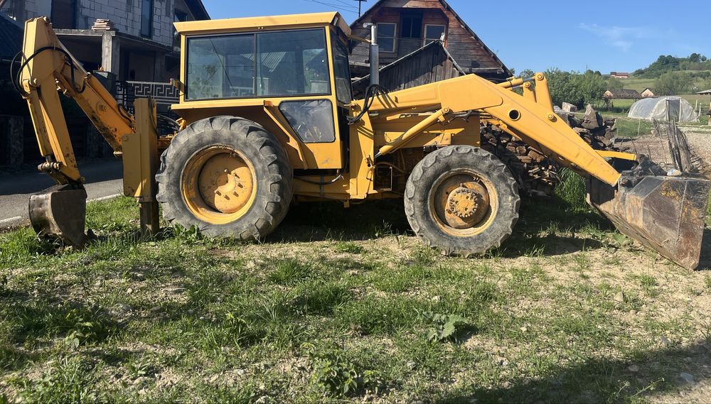 Buldoexcavator de vânzare