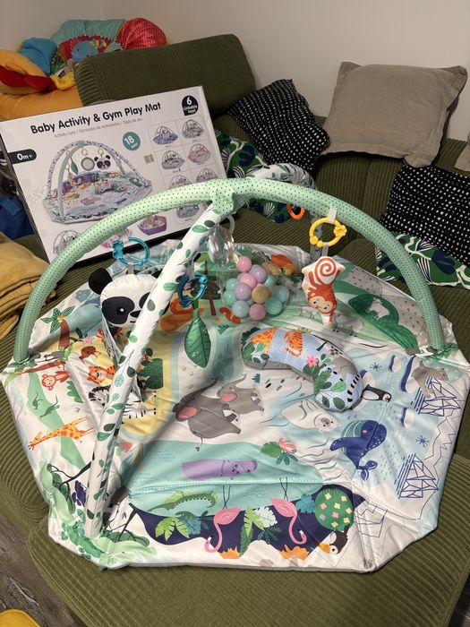 Saltea de activitati si spatiu de joaca pentru copii