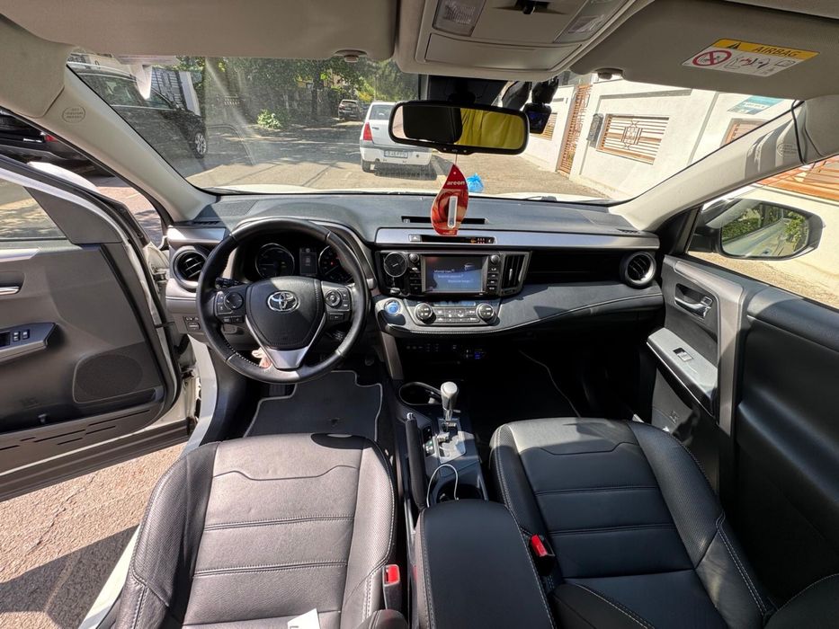 Toyota RAV4 Hybrid 2.5 (2018) | Alb Perlat | Piele