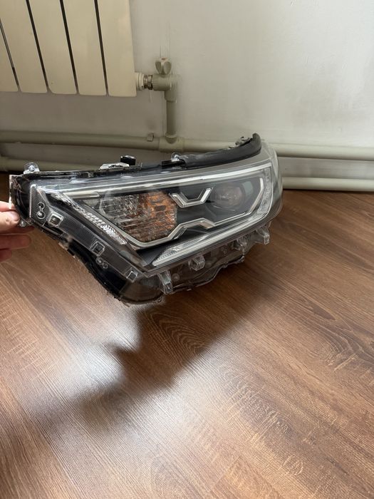 Фара рав 4 2020 г