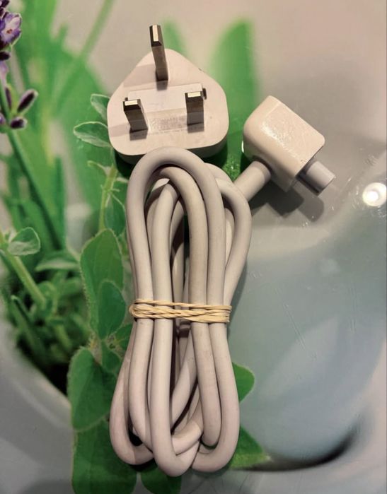 Разпродажба на електроника и аксесоари (Apple, UK, USB-C)
