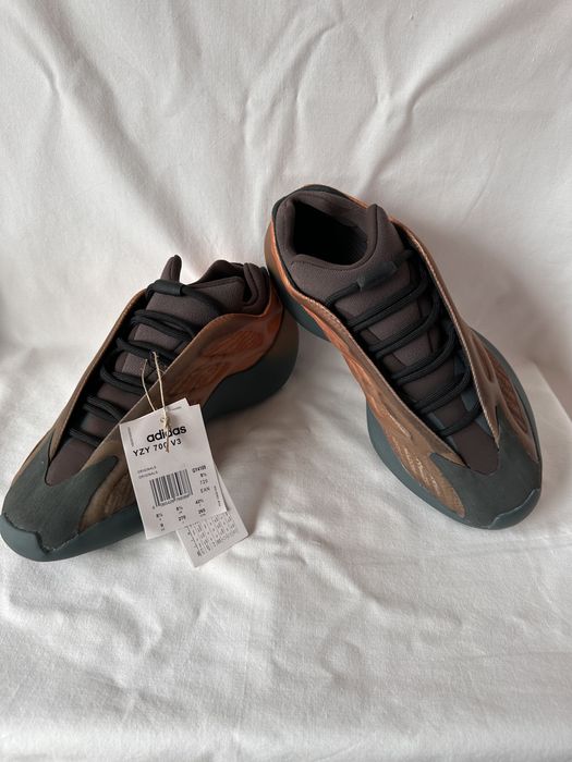 Adidas Yeezy 700 V3,marime 42