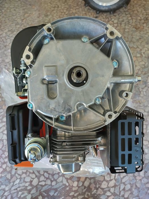 Бензинов двигател за косачка GARDENIA PROFI DVO 175, 4.5 к.с., вертикален вал 22